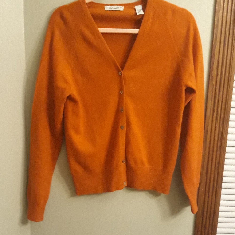 Lord & Taylor 100% cashmere cardi